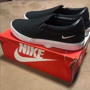 Nike Black Slip-On Shoes with White Soles WMNS Nike Court Legacy SLP Size 9